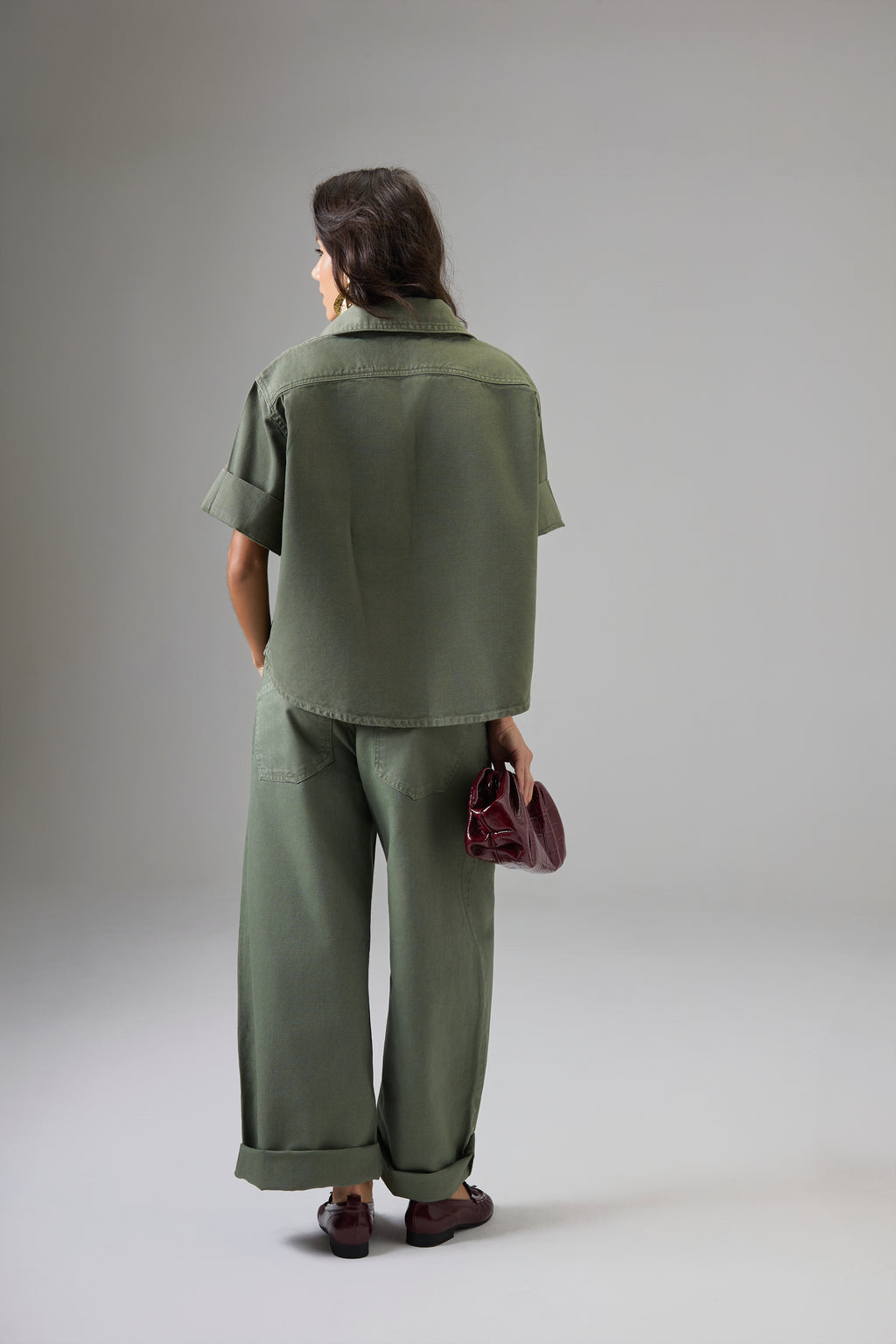 CAMISA BOXY CHIARA VERDE OLIVA