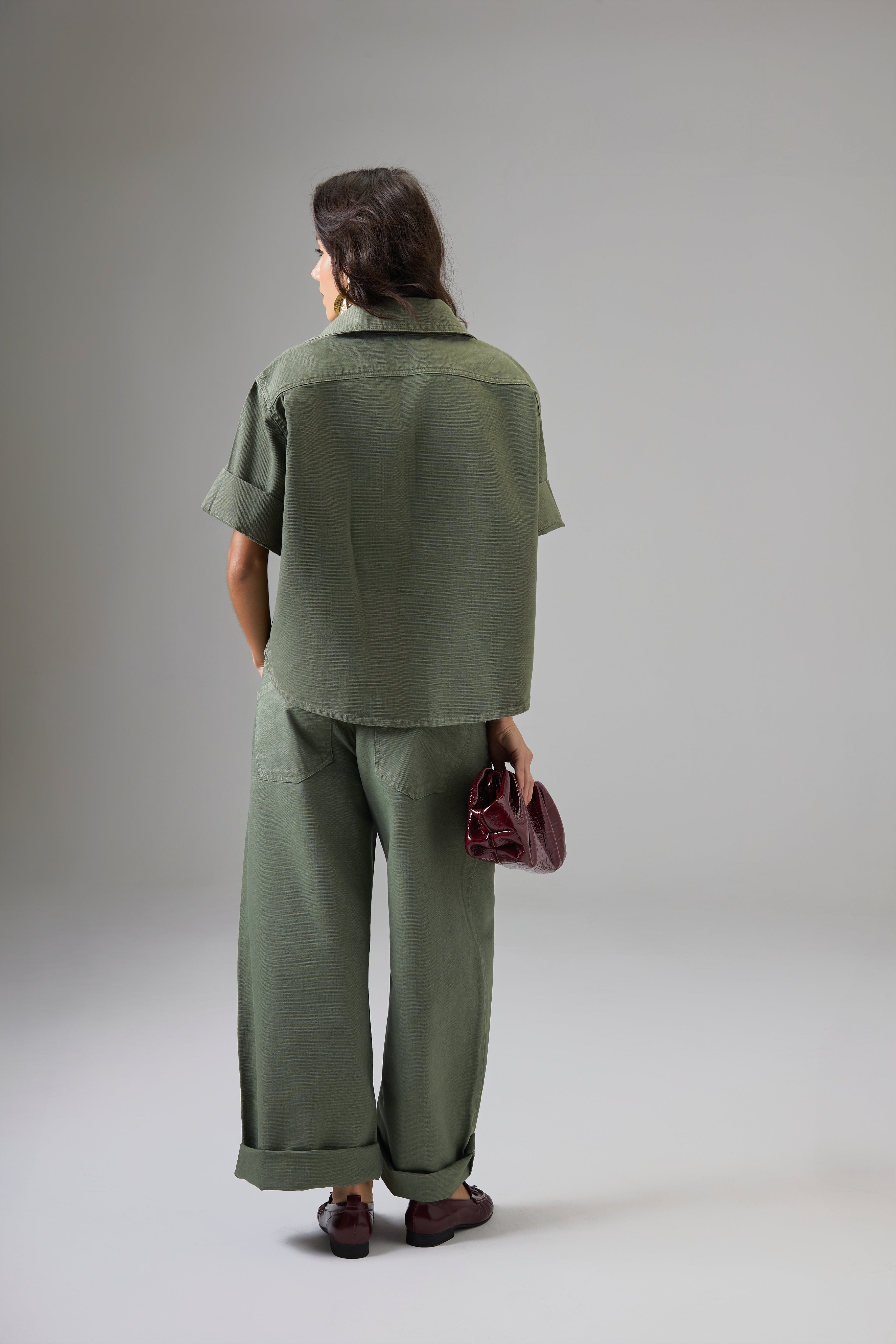 CAMISA BOXY CHIARA VERDE OLIVA