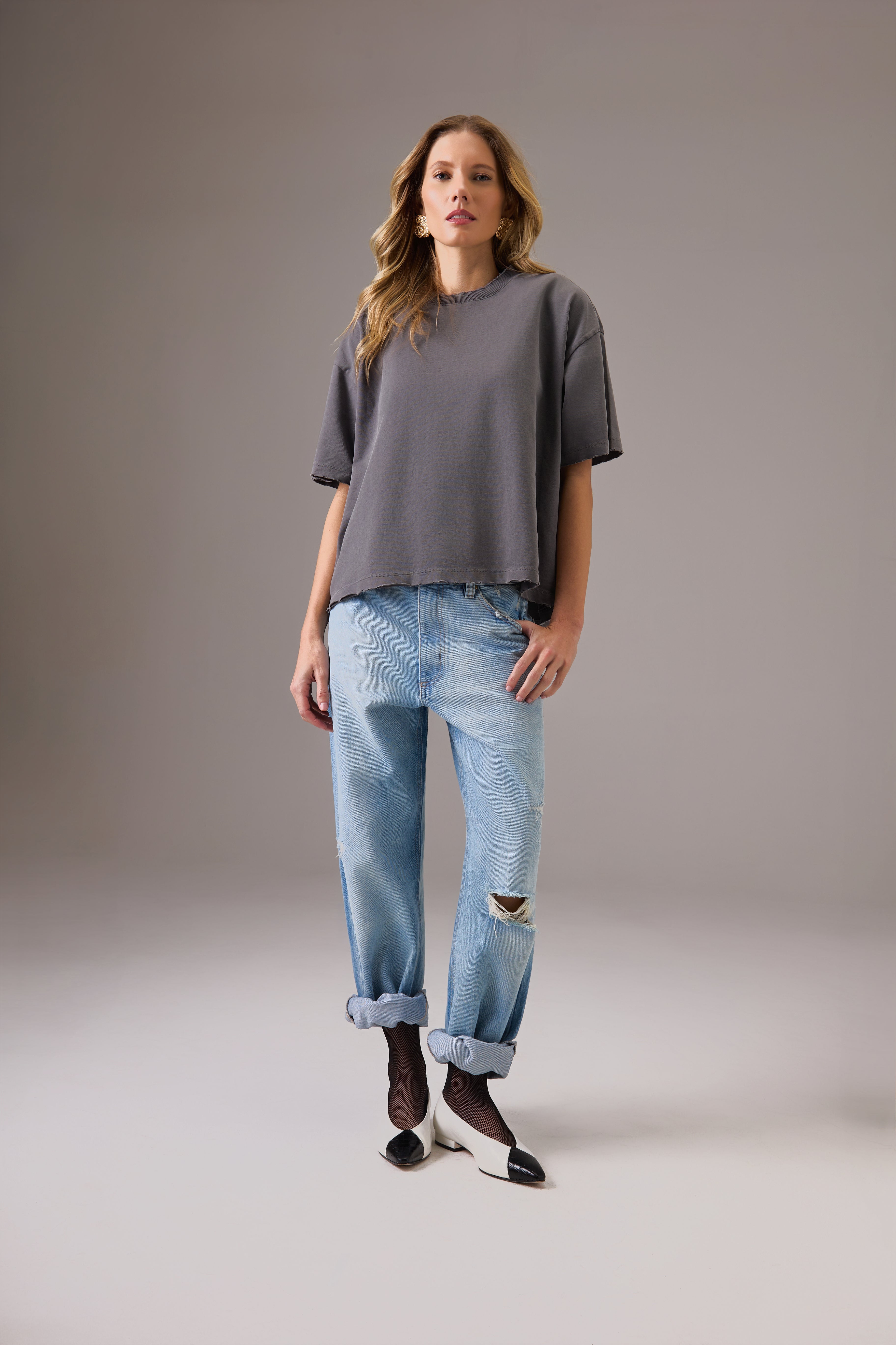 CAMISETA BOXY CINZA STONE