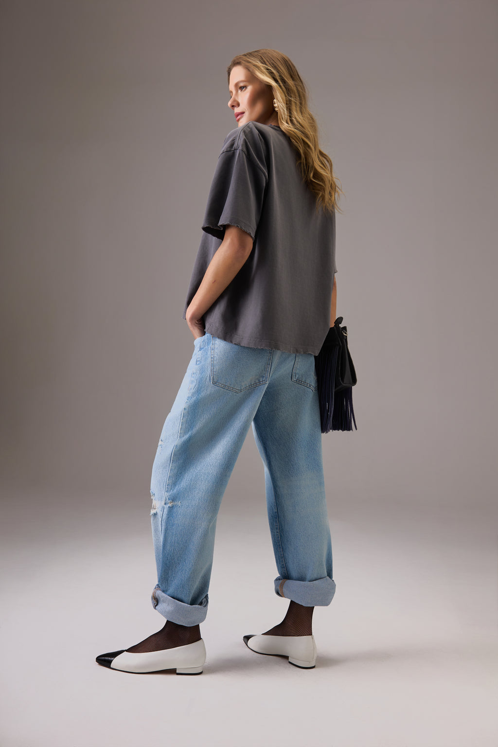 CAMISETA BOXY CINZA STONE